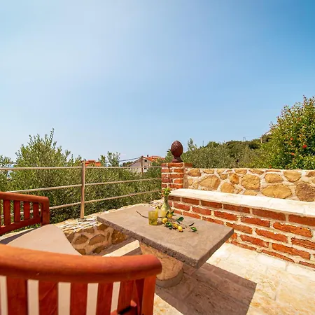 Joy 4ever Penzion Banjol