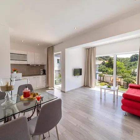 Joy 4ever Penzion Banjol