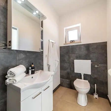 Joy 4ever Casa de hóspedes 4*