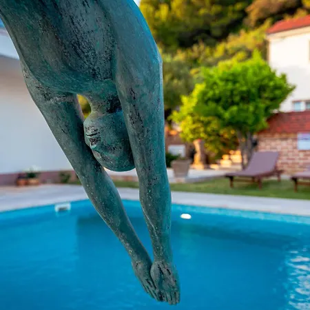 Joy 4ever Casa de hóspedes Banjol