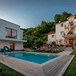 Joy 4ever Guest house 4*