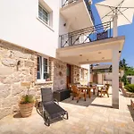 Guest house Joy 4ever 4*
