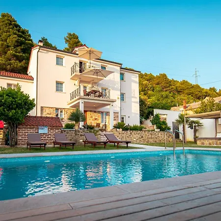 Joy 4ever Pensiune 4*