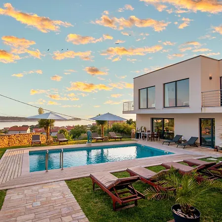 Joy 4ever 4* Банёл