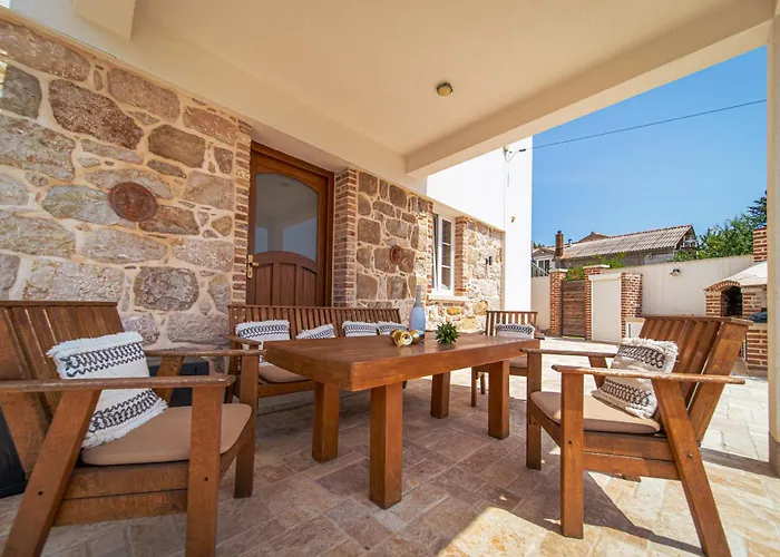 Joy 4ever Gæstehus Banjol